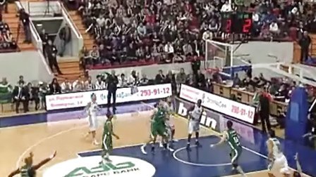 西甲半场：纳瓦罗、N.威廉姆斯建功，毕尔巴鄂2-0莱万特（西甲半场战报：毕尔巴鄂2-0领先莱万特，纳瓦罗与N.威廉姆斯破门）