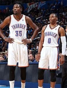 斑马队长，洛卡特利达成尤文生涯200场里程碑（斑马军团队长洛卡特利迎来尤文生涯第200场里程碑）