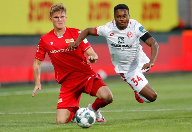 进攻状态拉满！福克斯首节10分钟砍13分2助 6中5&三分3中3（火力全开！福克斯首节10分钟轰13分2助，投篮6投5中、三分3投3中）