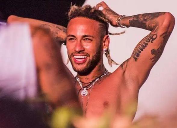 沃勒尔：纽卡8000万买沃尔特马德简直是捡了大便宜（沃勒尔：纽卡8000万引进沃尔特马德，物超所值）