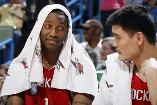 弗洛伦蒂诺指责特瓦斯加入足协董事会，但其本人亦曾加入数年（弗洛伦蒂诺抨击特瓦斯入足协董事会，自己此前亦在任数年）