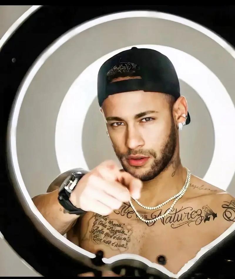 文班亚马发挥出色，成为比赛焦点（文班亚马状态火热，抢尽赛场风头）