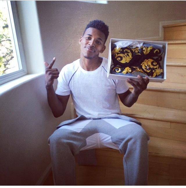 詹姆斯正负值-33刷新湖人生涯新低，生涯仅两次比这更低（詹姆斯湖人生涯正负值-33创最低纪录，职业生涯仅两战更低）