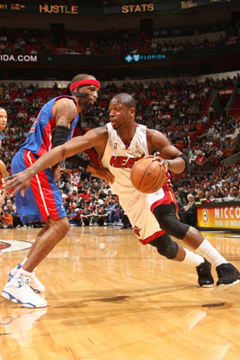 体验冰上乐趣 畅享运动激情（畅玩冰上世界 燃动运动热情）